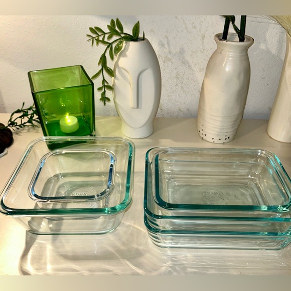6 baking dishes (5 Pyrex) w/blue tint. - Picture 15 of 15
